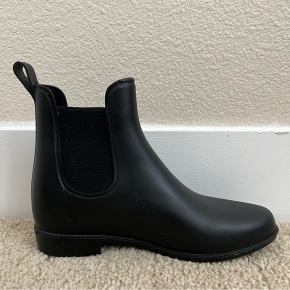 Women’s Rain Boots - Picture 3 of 4